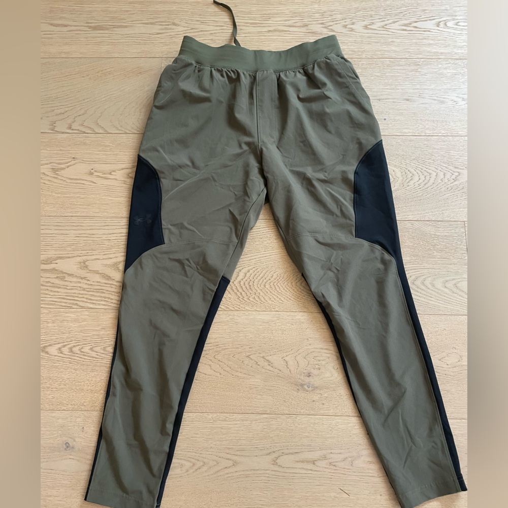 Under Armour Athletic Fitted Pants - Size Large Men’s - New!